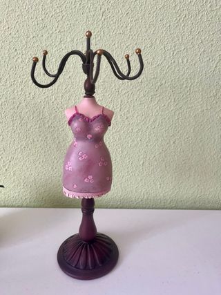 Colgador de bisutería maniquí vestido
