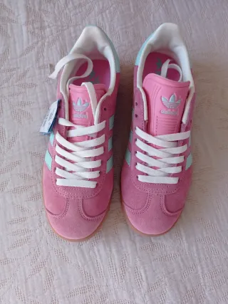 Zapatillas Adidas Gazelle Mujer Rosa y Azul
NUEVAS