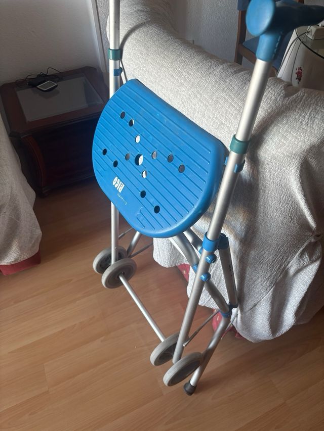 Andador ligero con asiento
FORTA ARA C