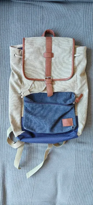 Mochila de lona y cuero