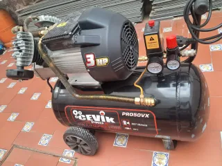 Compresor Cevik PRO50VX 3 HP 50L