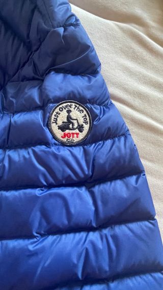 Plumífero Jott Azul con Capucha