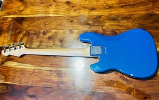 Bajo Eléctrico Azul