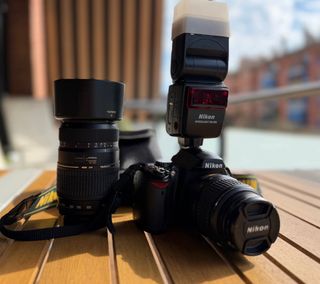 Cámara Nikon + 2 objetivos + Flash Nikon
