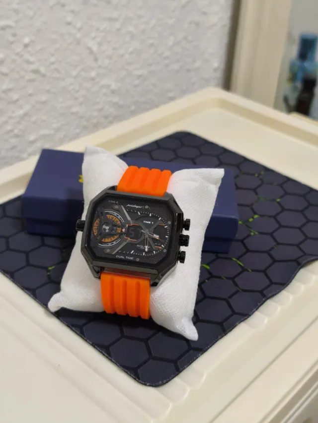 Reloj Hombre Negro y Naranja