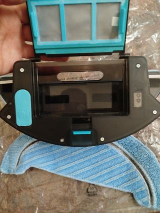 Depósito Cecotec con 2 mopas