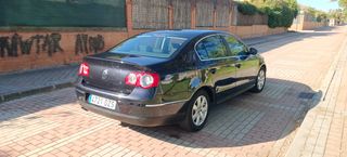 Volkswagen Passat 2.0 TDi 140cv etiqueta medioambi