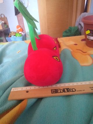 Peluche Ciliegia PVZ - Morbido e Divertente