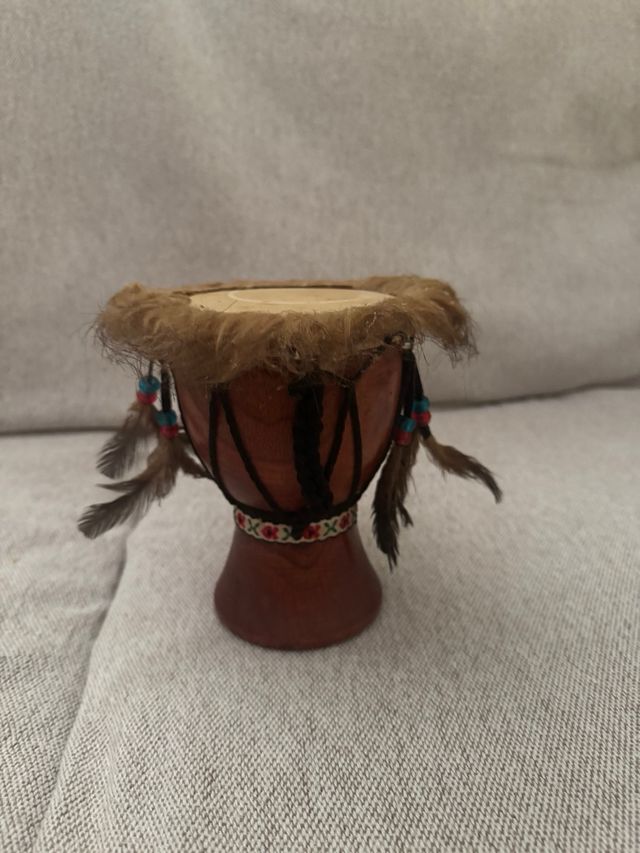 Timbal pequeño decorativo