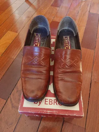 Zapatos de piel marrones Talla 39/40