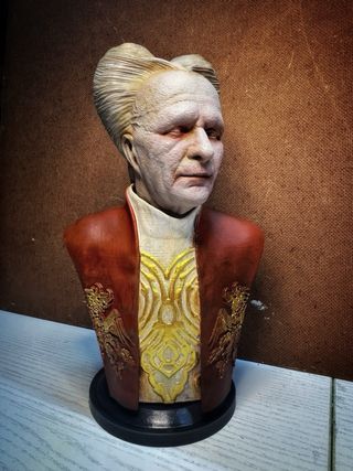 Figura pintada a mano