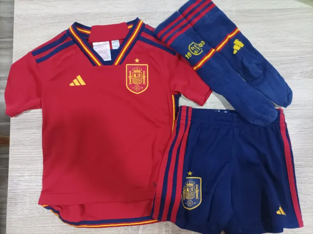 Equipación oficial de España niño 3-4 años
