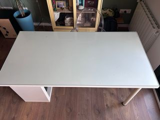 Mesa escritorio blanca cristal protector