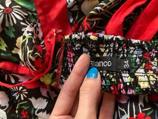 Camiseta corta con estampado de flores