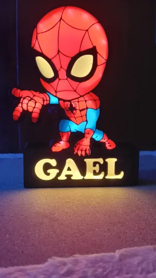 Lámpara Spiderman personalizada con nombre