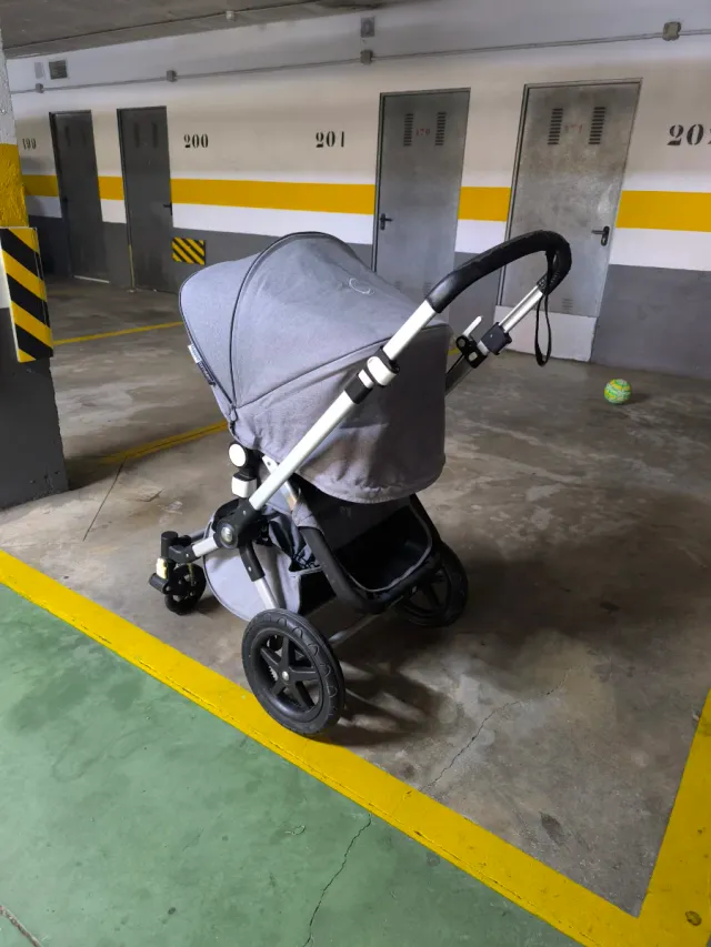 Bugaboo Chameleon 3 gris con capazo y fundas