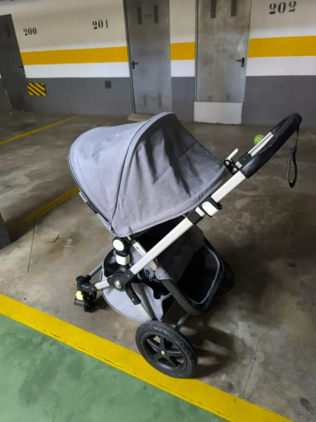 Bugaboo Chameleon 3 gris con capazo y fundas