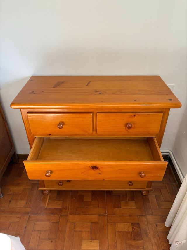 Cómoda de madera de pino 5 cajones