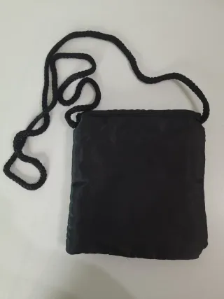 Bolso bandolera mujer negro con puntos