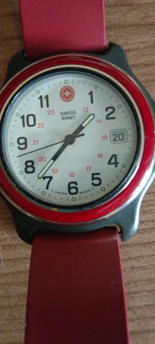 Reloj Swiss Army Blanco y Rojo