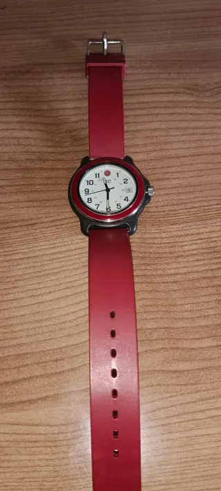 Reloj Swiss Army Blanco y Rojo