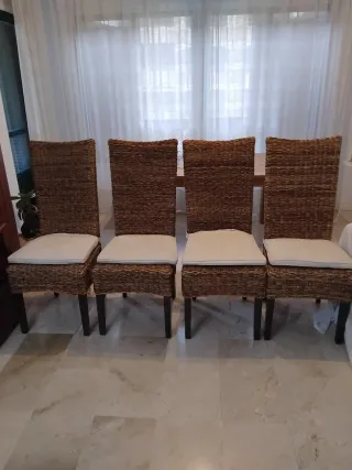 SET DI 4 SEDIE DA PRANZO IN LEGNO E RATTAN.