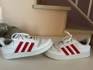 Zapatillas Adidas Blancas y Rojas