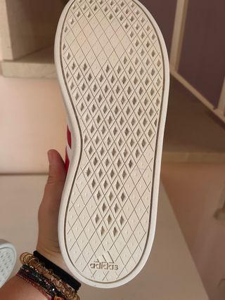 Zapatillas Adidas Blancas y Rojas