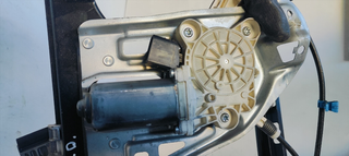 ELEVALUNAS DELANTERO DERECHO MERCEDES-BENZ CLASE