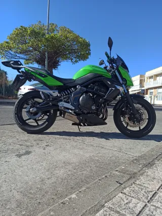 Kawasaki ER6N A2 (2010)