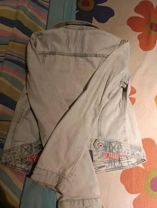 Chaqueta vaquera Zara azul claro