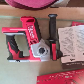 Taladro percutor Milwaukee M18 BH-0