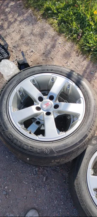 Llantas de aluminio 16 pulgadas en buen estado!