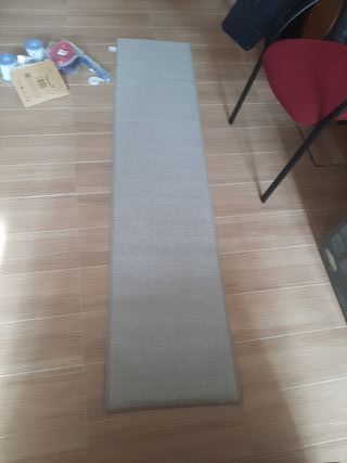 Alfombra de tela gris
