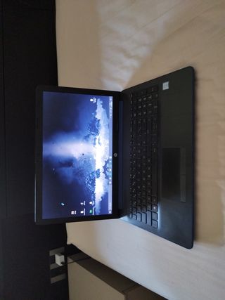 Portátil HP azul 16"