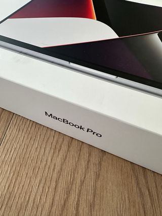 Caja MacBook Pro 16”