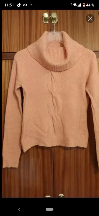 Jersey cuello grande color salmón