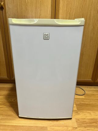 Nevera DAEWOO blanca