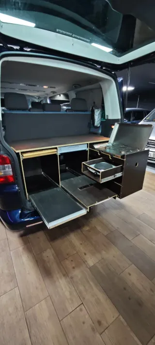 Vw Multivan camperizada sólo 277.000 km !!!