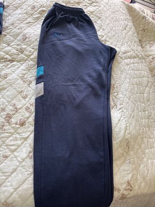 Pantalón chándal colegio Árula de la talla 8