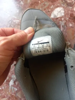 Zapatillas Nike Casual Gris y Blanco