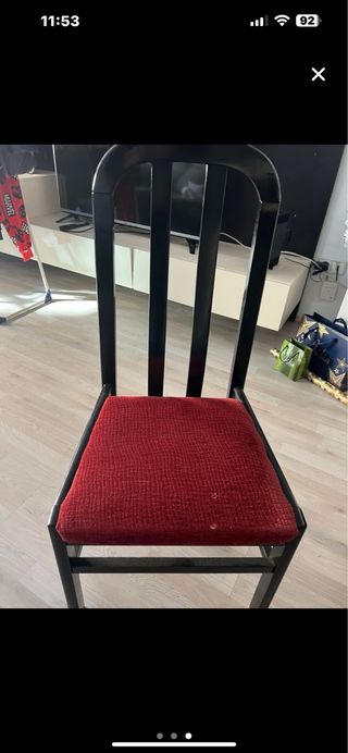 4 sedie nere con sedile rosso