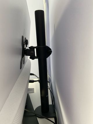 Monitor HP 27' con barra de sonido y ratón + tecla