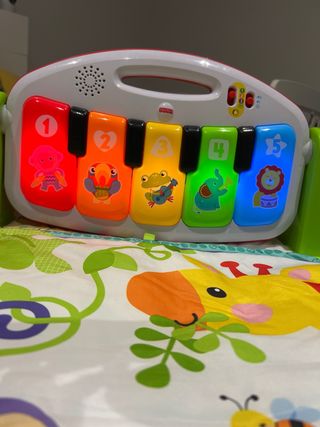Gimnasio Bebé Fisher-Price Piano Pataditas