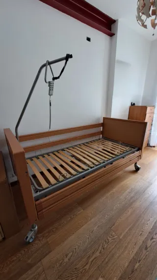 Letto motorizzato con sponde