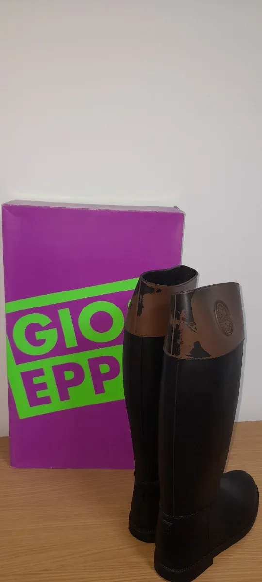 Botas de agua Gioseppo negras y marrones