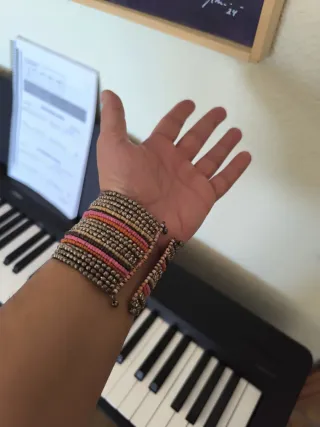 Pulsera multicolor y plateada