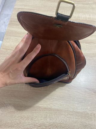 Mochila pequeña de piel marrón 