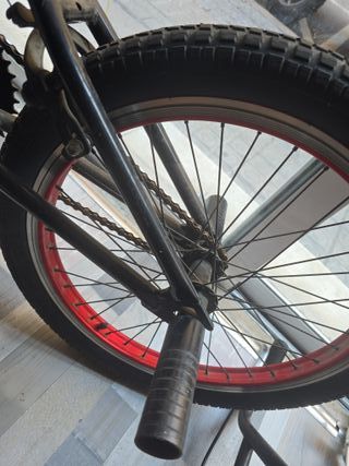 Bicicleta BMX negra Rockrider  Coluer Rotor 360