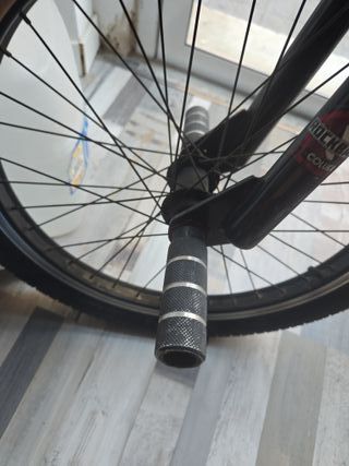 Bicicleta BMX negra Rockrider  Coluer Rotor 360